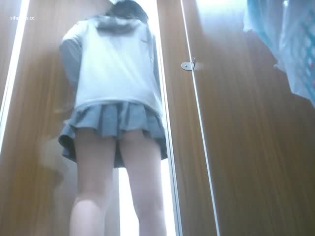 【超近厕拍】偷拍游乐城大屁股(16) 4  