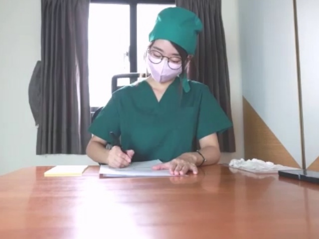 【极品臀模私教】Ssrpeach  台湾清华大学外文系女神 女医生无私奉献蜜穴采精�