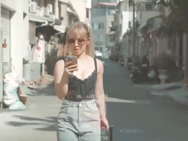 大象传媒金发留美表妹体验我的台湾味-RONA�