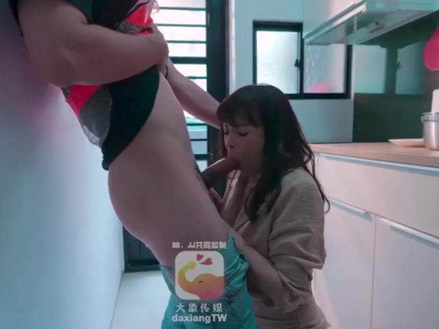 大象传媒da-007 老婆不行竟叫岳母来-莉娜