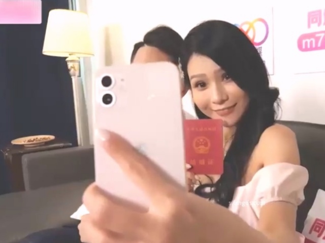 星空传媒XKTC051日租女友骗取同事们的红包-仙儿嫒�
