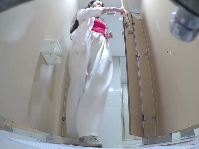 极品厕拍流出美女如云46�