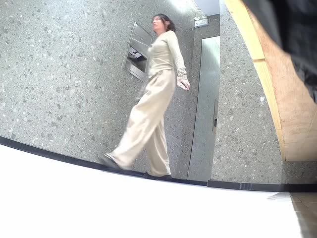 极品厕拍流出美女如云50�