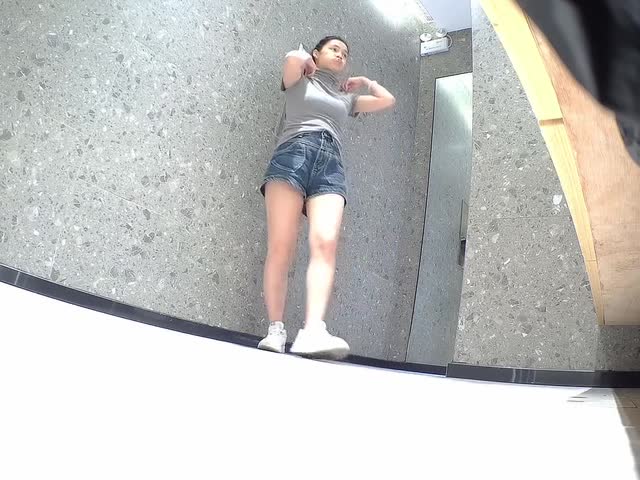极品厕拍流出美女如云51�