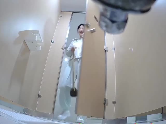 极品厕拍流出美女如云53�