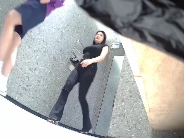 极品厕拍流出美女如云65�