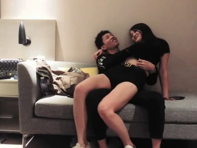 平台第一猛男鸭总侦探�