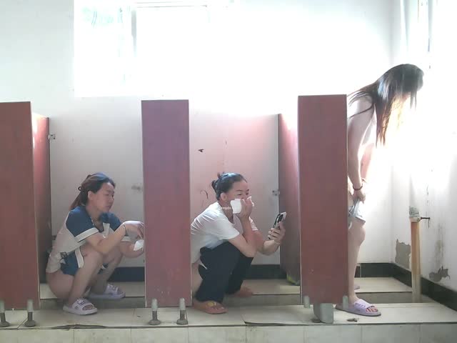 佼佼者全景厕拍73�