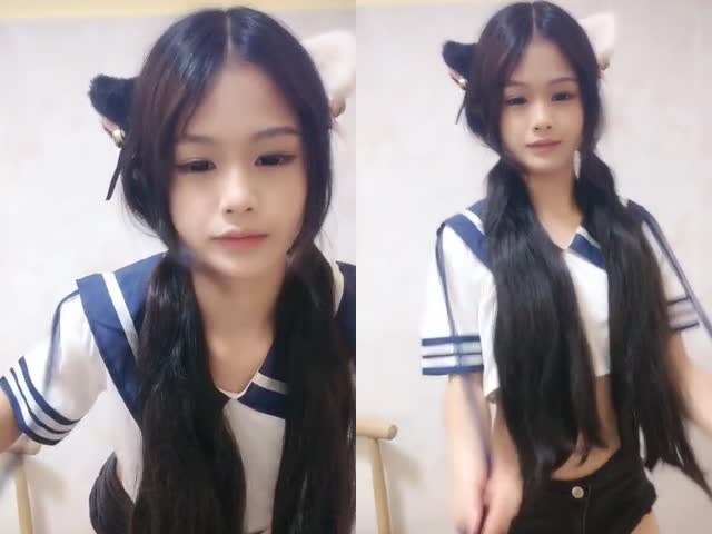 JK装苗窕美乳小母狗淫声荡语撩骚互动,热舞卖骚近拍掰穴扣逼…�