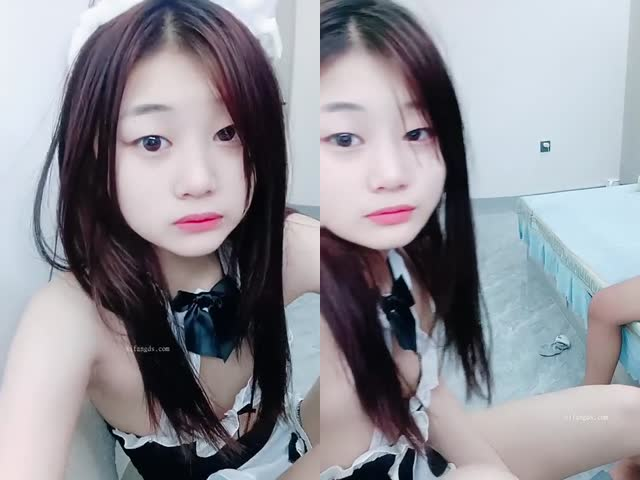 苗窕美乳人妻玩弄狼友鸡巴被狼友后入爆操…�