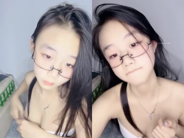 白丝肥臀大奶眼镜母狗淫声荡语撩骚互动,近拍掰穴玩奶卖骚道具玩弄粉穴…