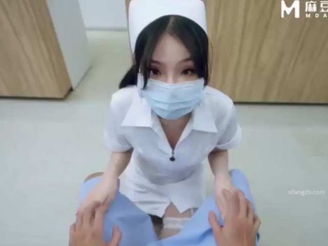 麻豆传媒MD-0307热衷口交的痴女护士-江雨嘉�