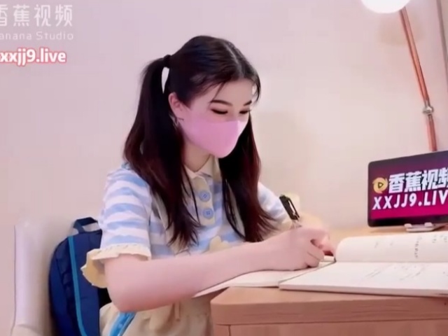 XJX0039刚满18的我被迫吃老师的鸡巴-狐不妖�