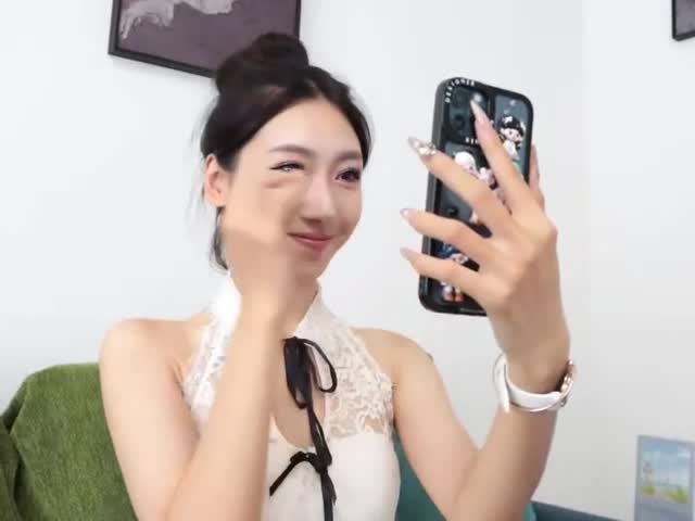 美女主播应聘�