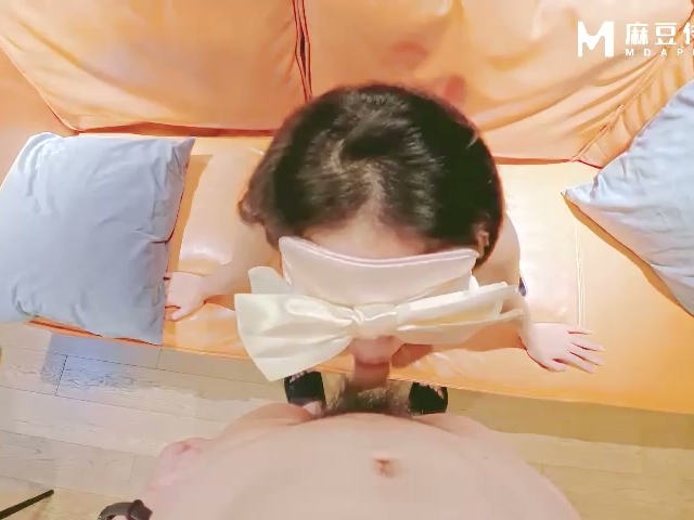 爱玩熊-淫妻的礼物高潮颤抖白浆直流�